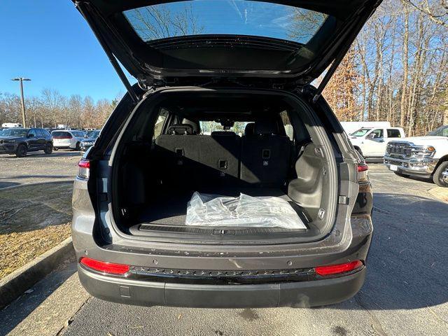 new 2025 Jeep Grand Cherokee car, priced at $42,814