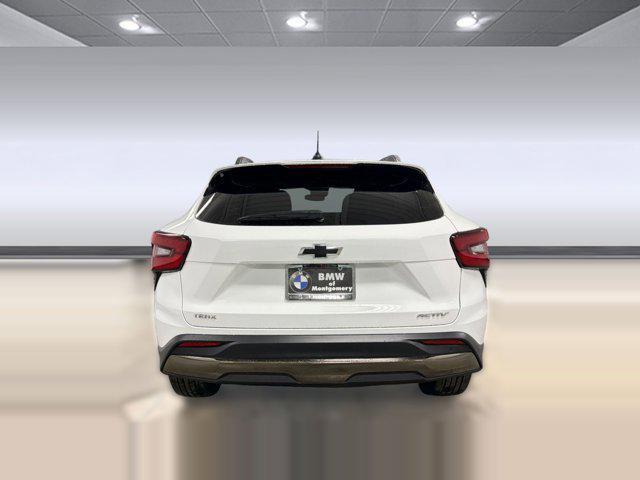 used 2025 Chevrolet Trax car, priced at $22,498
