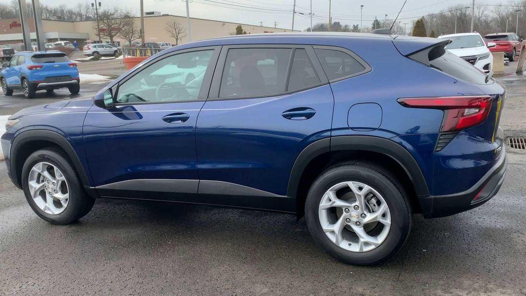 used 2024 Chevrolet Trax car, priced at $19,988