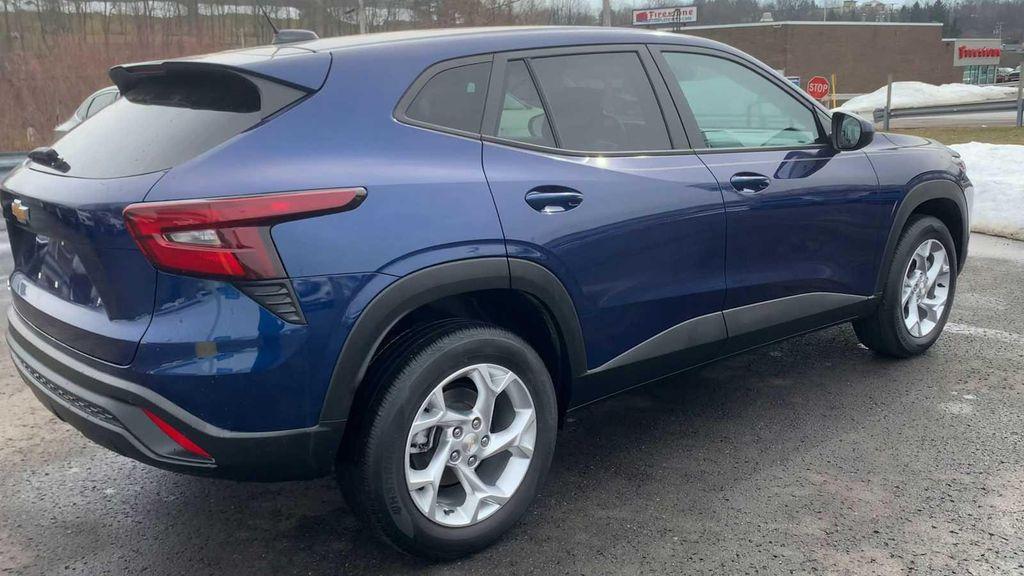 used 2024 Chevrolet Trax car, priced at $19,988