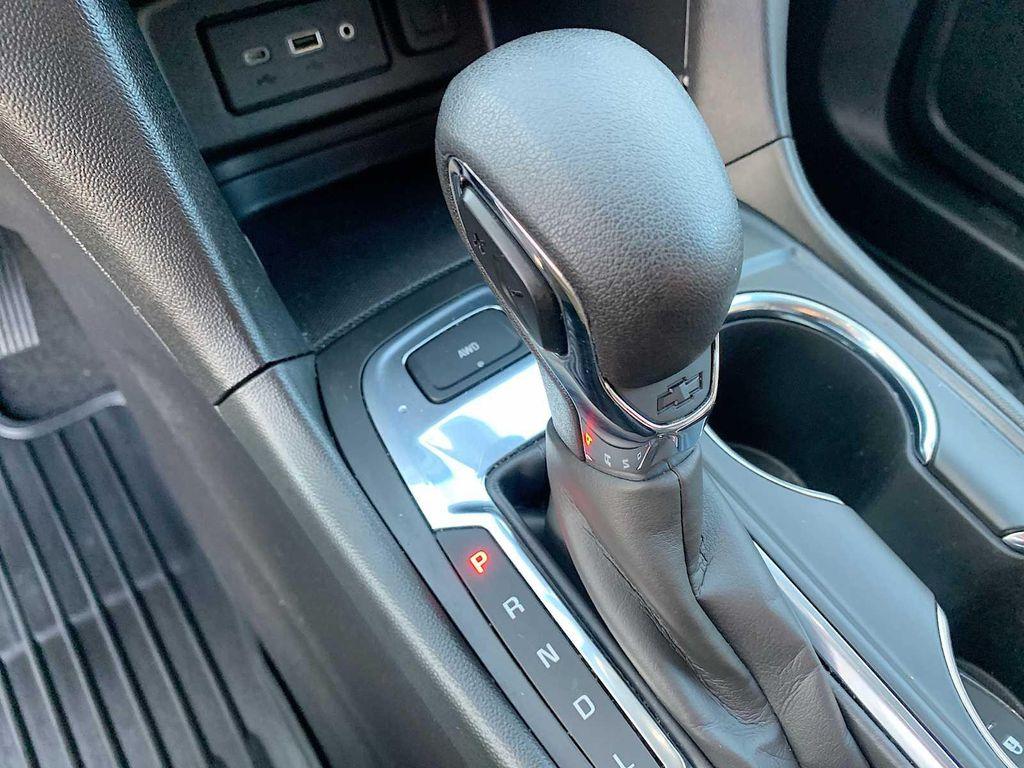 used 2022 Chevrolet Equinox car, priced at $21,288