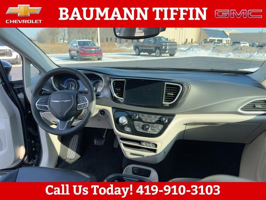 used 2024 Chrysler Pacifica car, priced at $29,994