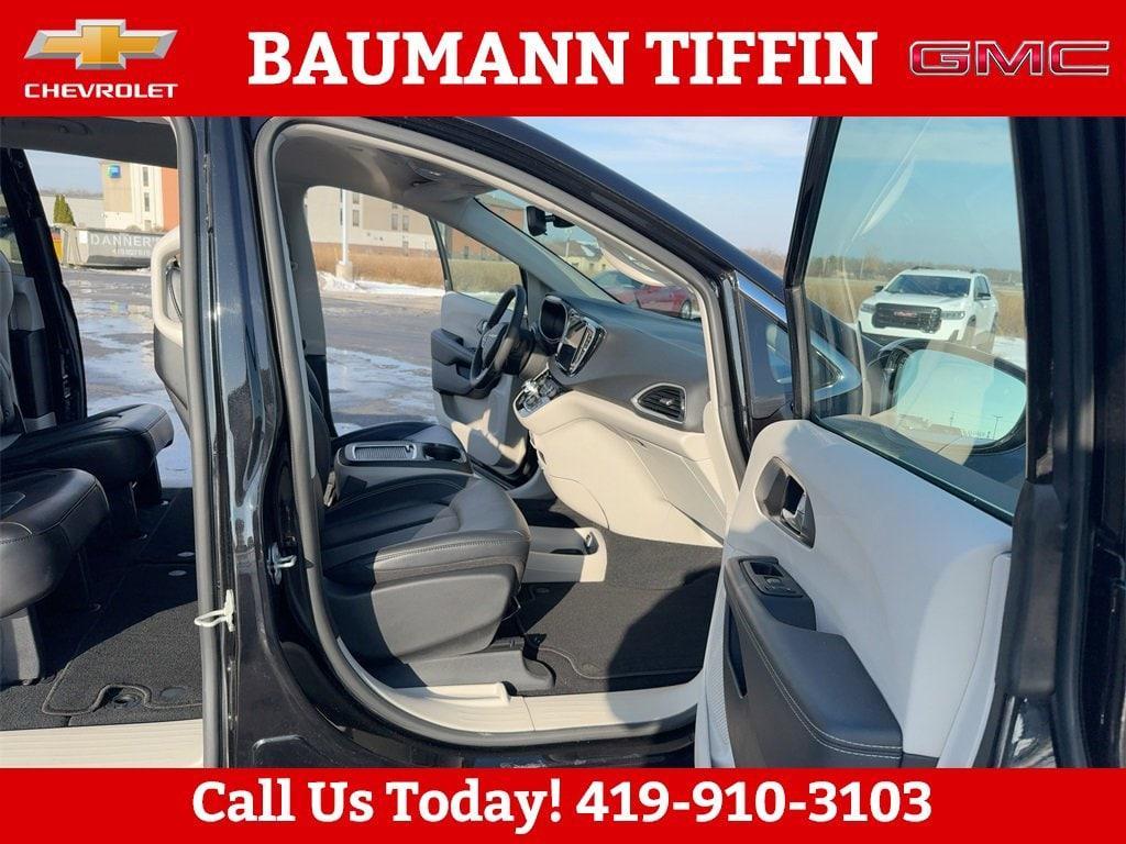 used 2024 Chrysler Pacifica car, priced at $29,994