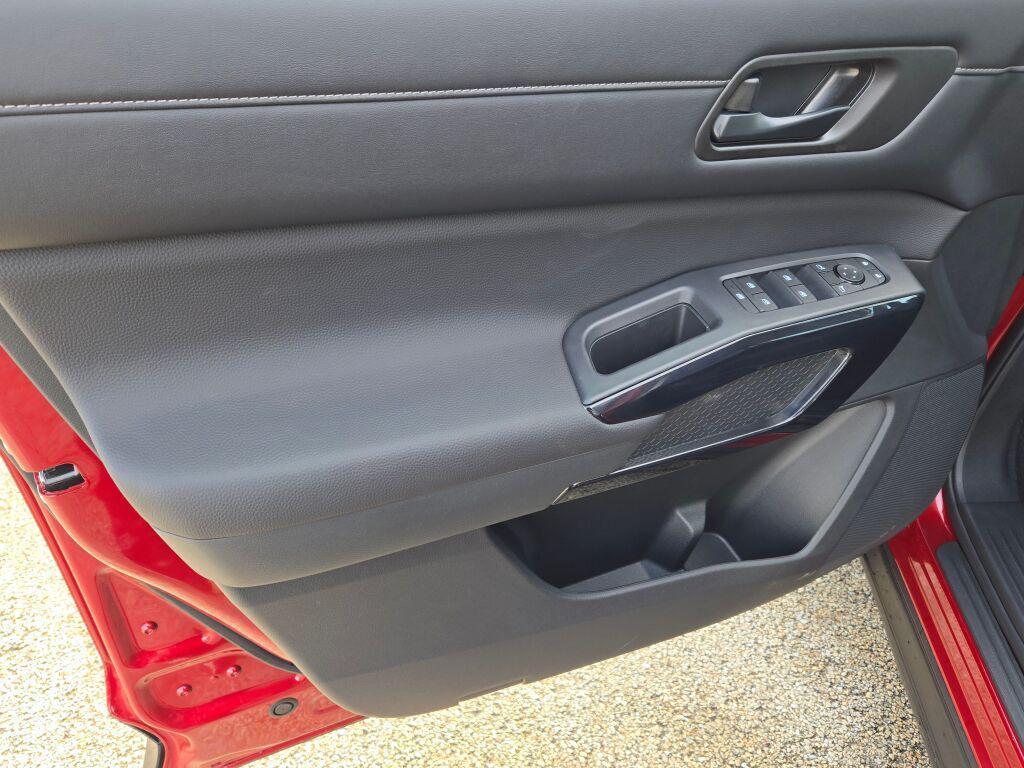 new 2026 Nissan Pathfinder car, priced at $40,561