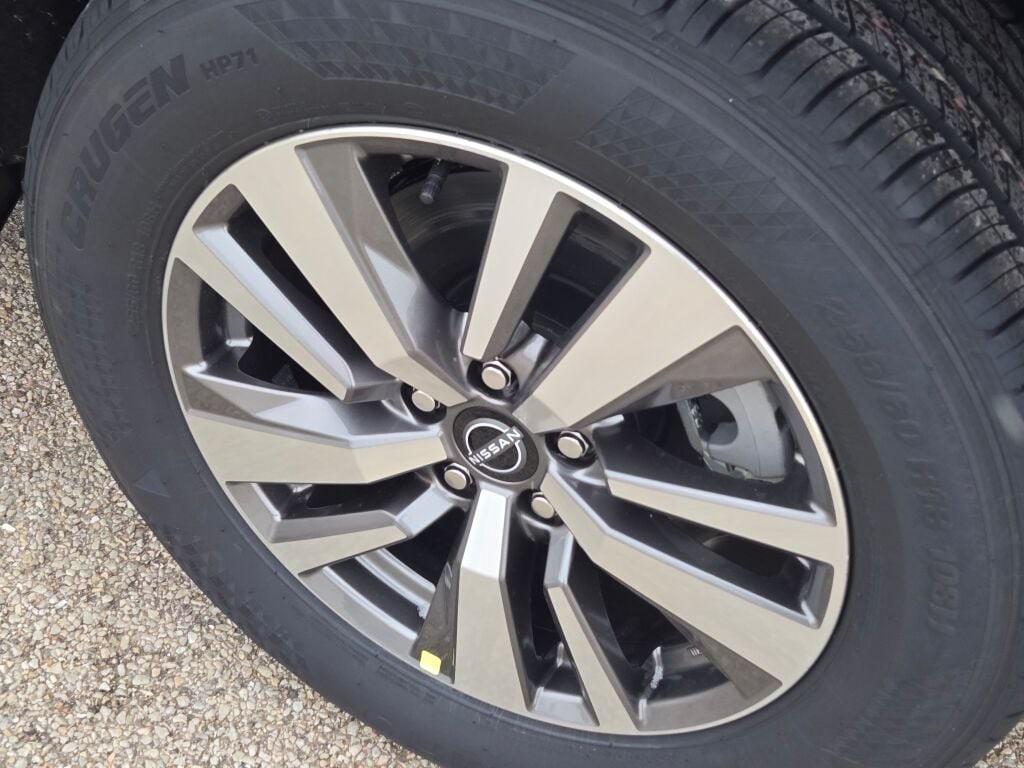 new 2025 Nissan Pathfinder car, priced at $37,901