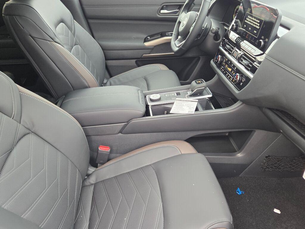 new 2025 Nissan Pathfinder car