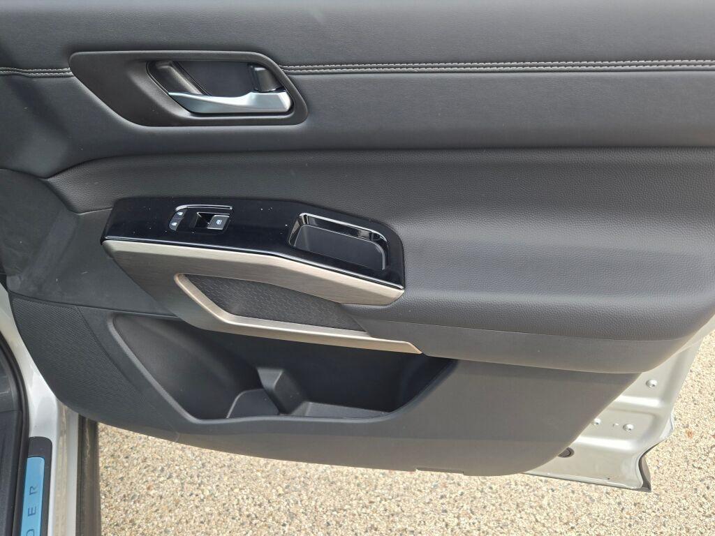 new 2025 Nissan Pathfinder car