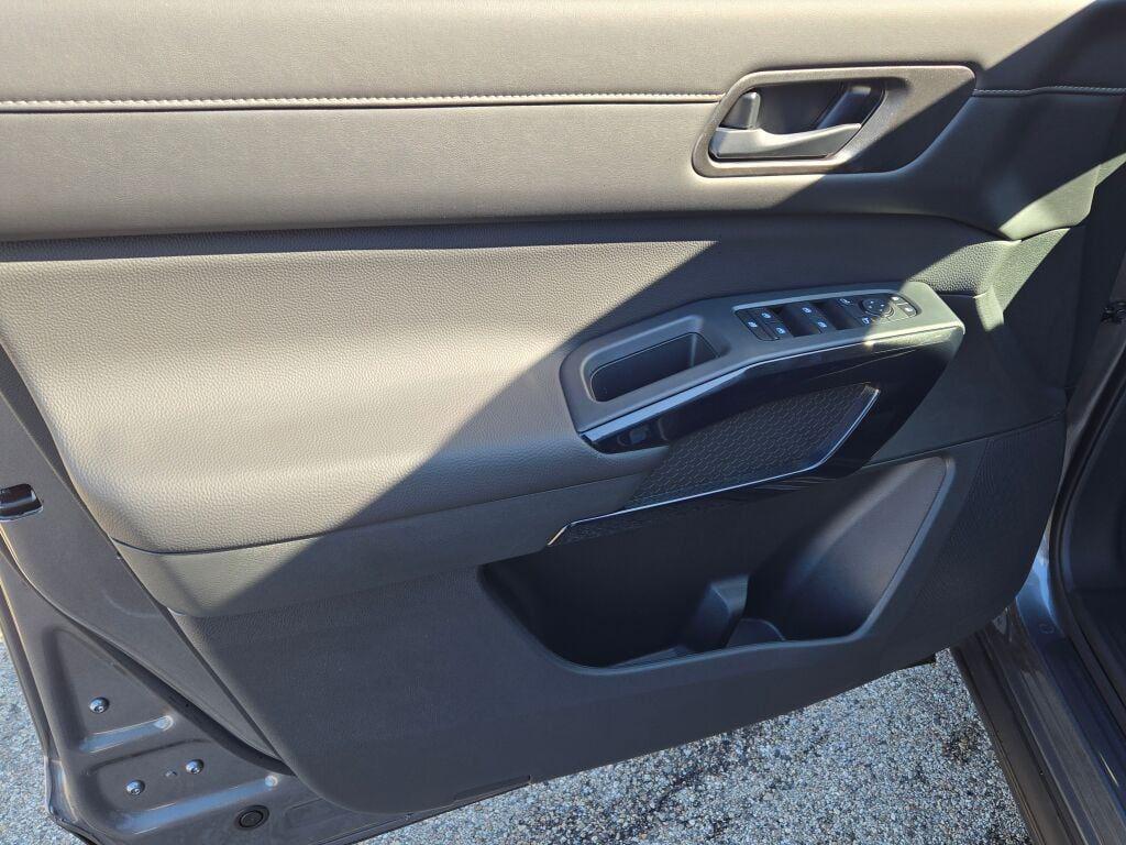 new 2026 Nissan Pathfinder car, priced at $40,155