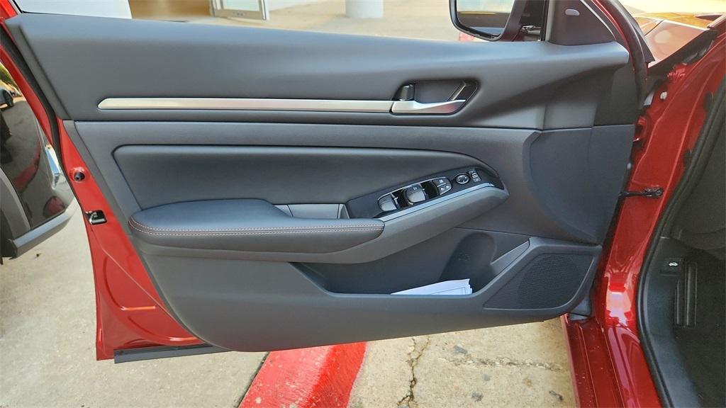new 2025 Nissan Altima car, priced at $25,437