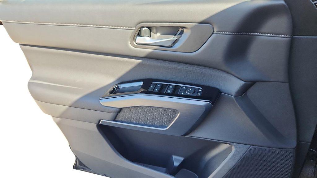 used 2025 Nissan Pathfinder car, priced at $36,904