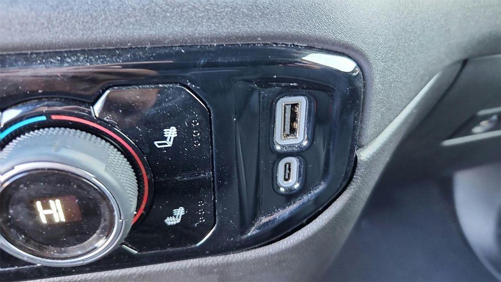 used 2024 Chevrolet Silverado 1500 car, priced at $37,263