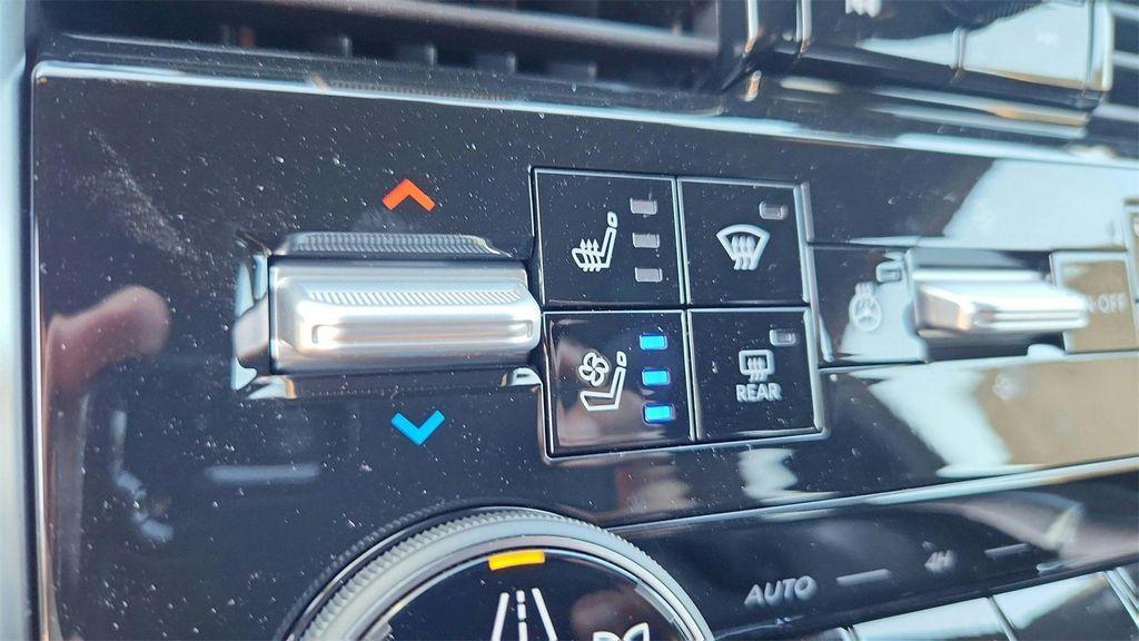 new 2025 Nissan Armada car, priced at $76,368