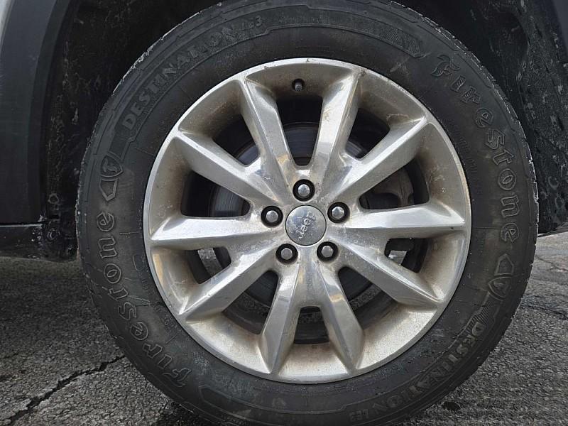 used 2015 Jeep Cherokee car, priced at $9,700