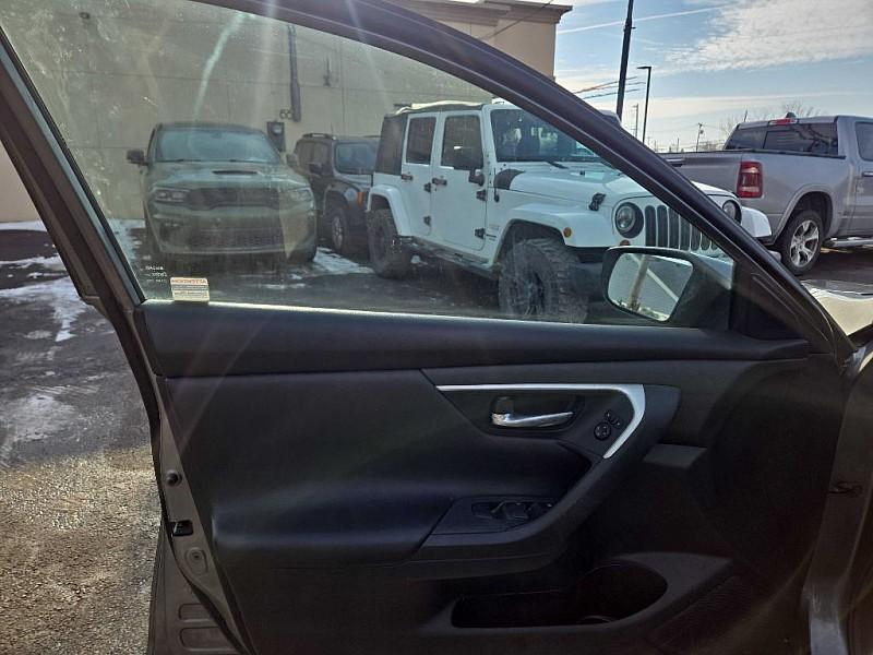 used 2018 Nissan Altima car, priced at $10,000