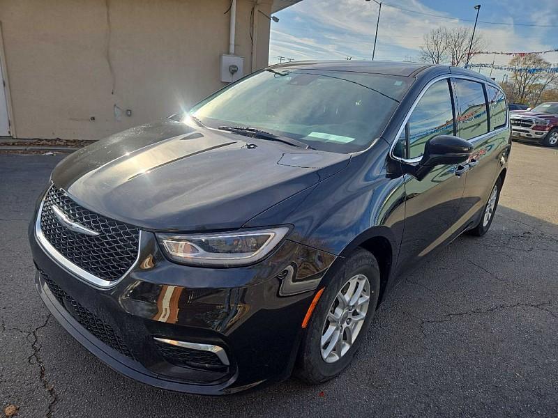 used 2024 Chrysler Pacifica car, priced at $23,600