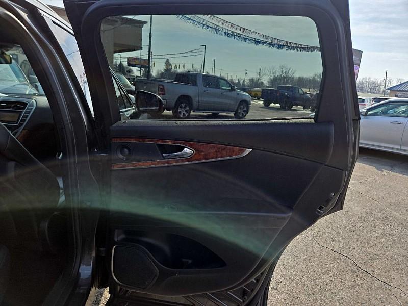 used 2019 Lincoln Nautilus car, priced at $23,888