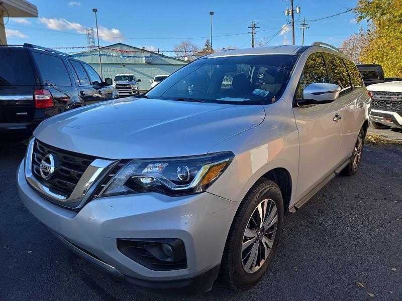 used 2020 Nissan Pathfinder car, priced at $14,000