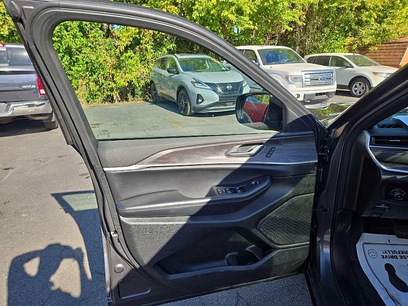 used 2024 Jeep Grand Cherokee L car, priced at $33,600