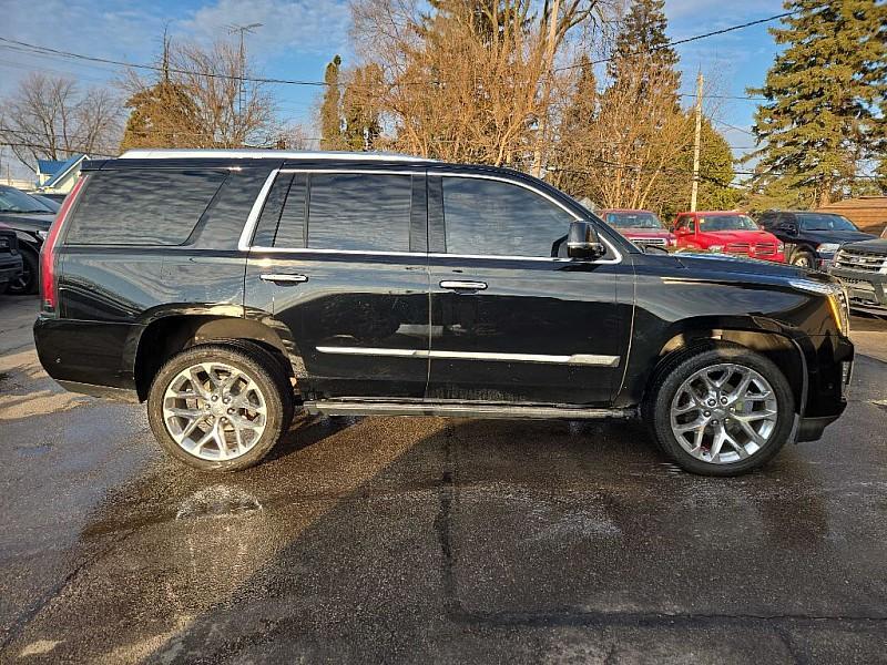 used 2017 Cadillac Escalade car, priced at $27,999