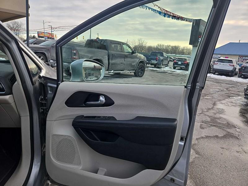 used 2020 Chrysler Pacifica car, priced at $18,777