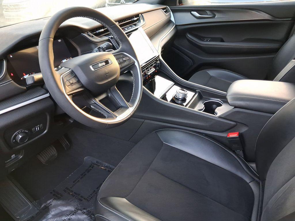 used 2023 Jeep Grand Cherokee car, priced at $28,499