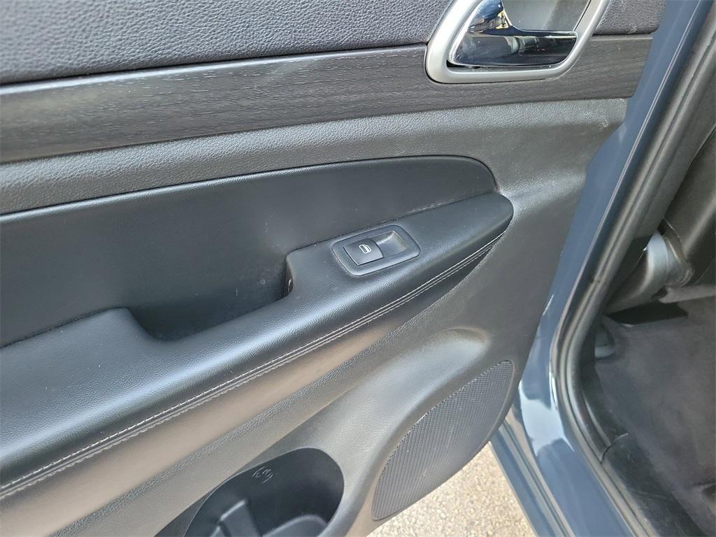 used 2018 Jeep Grand Cherokee car, priced at $12,629