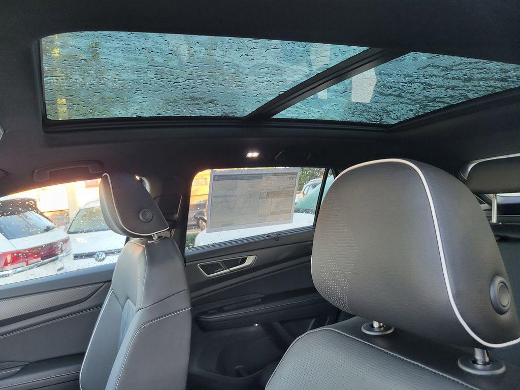 new 2026 Volkswagen Atlas Cross Sport car, priced at $51,261