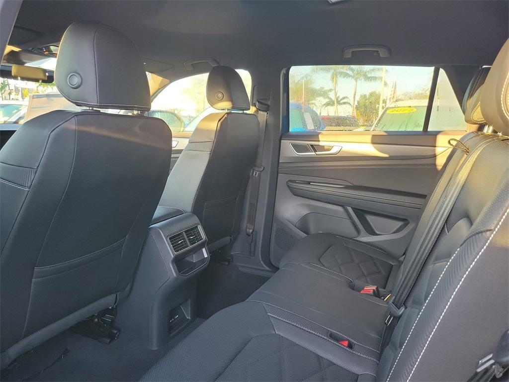 new 2026 Volkswagen Atlas Cross Sport car, priced at $36,885