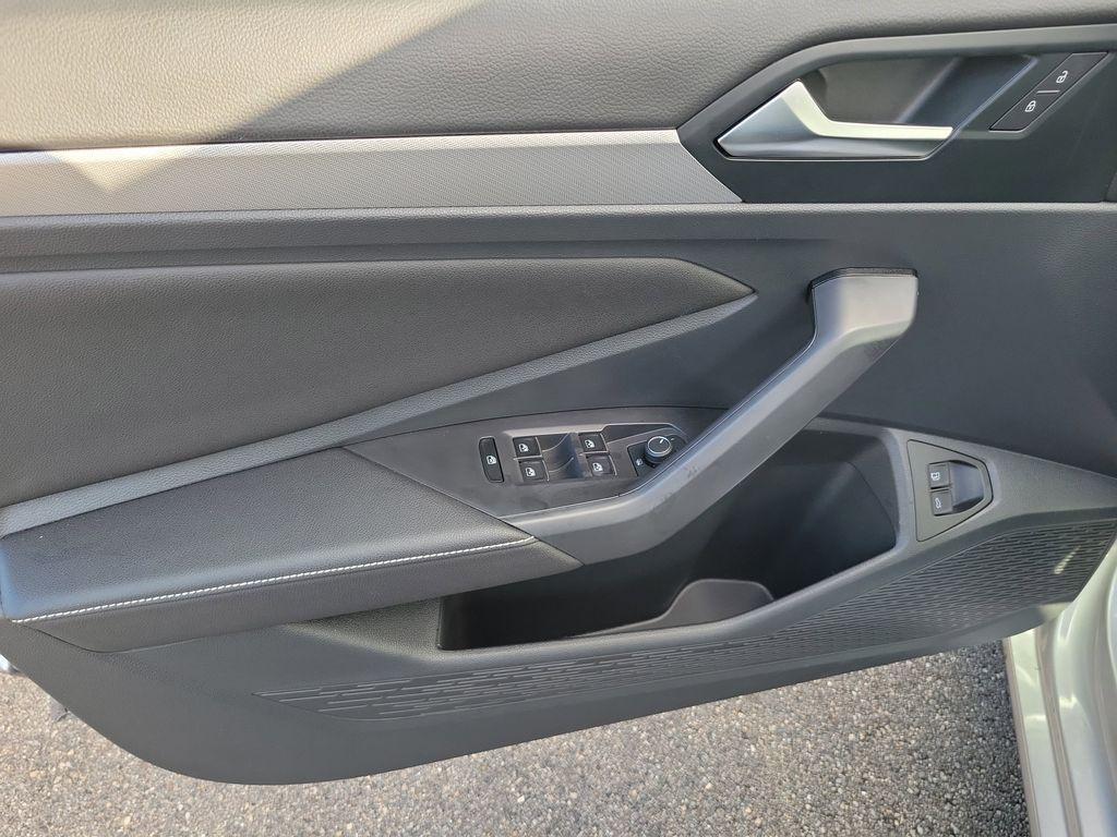 used 2024 Volkswagen Jetta car, priced at $15,899