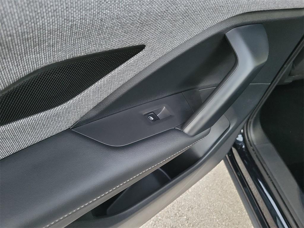 used 2025 Volkswagen Tiguan car, priced at $24,099