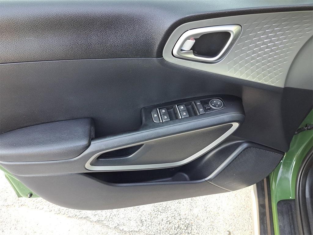 used 2021 Kia Soul car, priced at $14,664