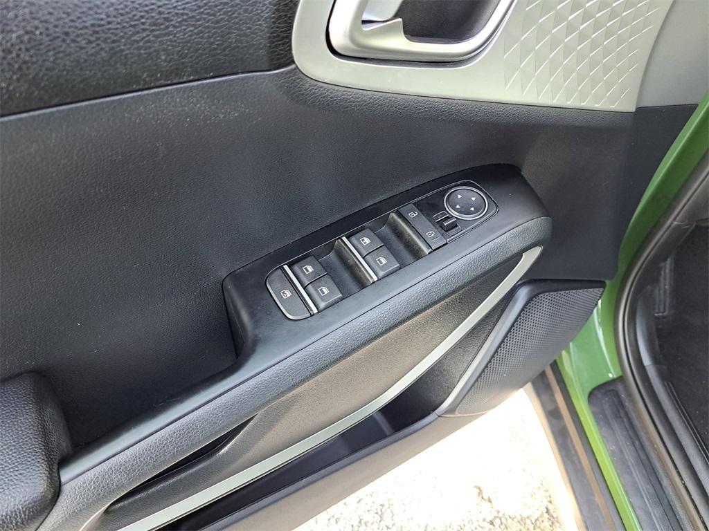 used 2021 Kia Soul car, priced at $14,664