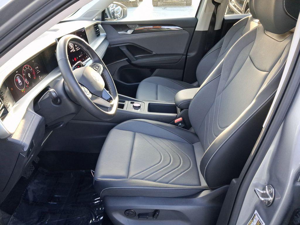 used 2025 Volkswagen Tiguan car, priced at $32,732