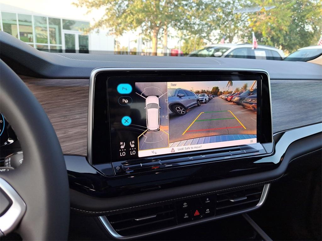 new 2026 Volkswagen Atlas car, priced at $52,301