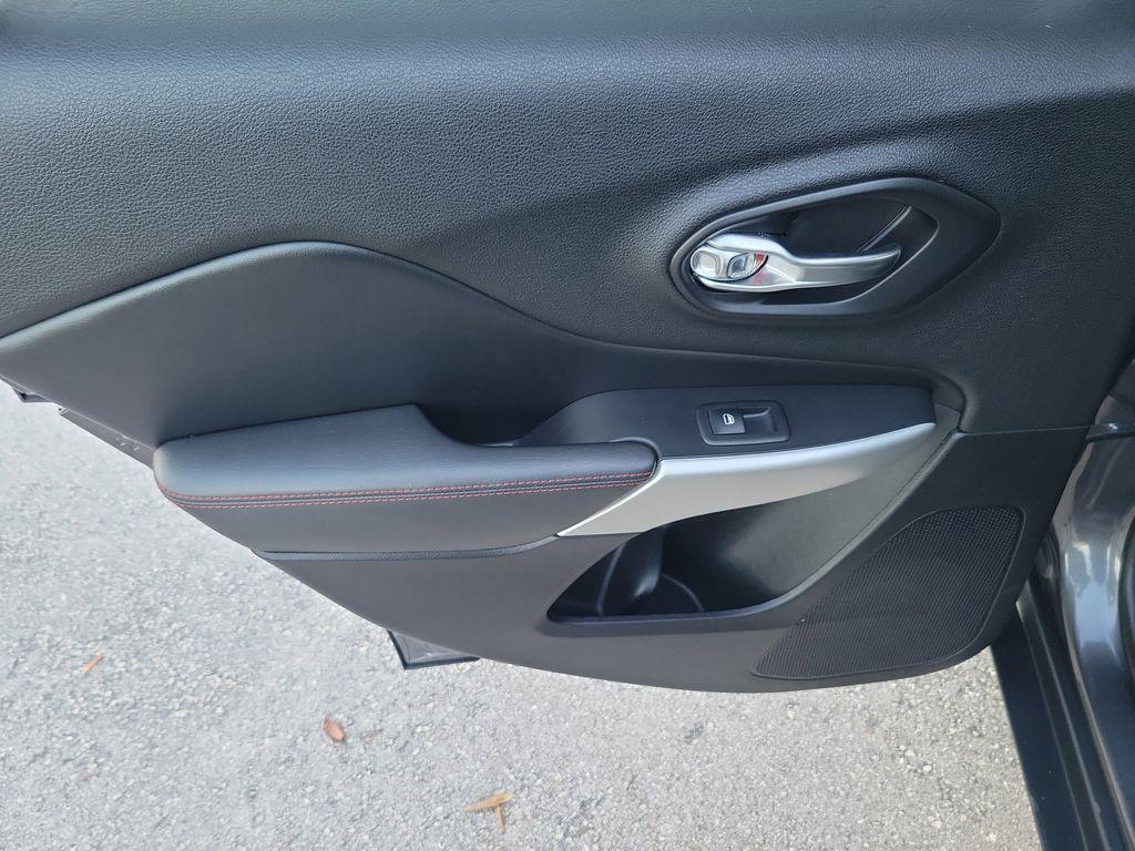 used 2018 Jeep Cherokee car, priced at $14,189