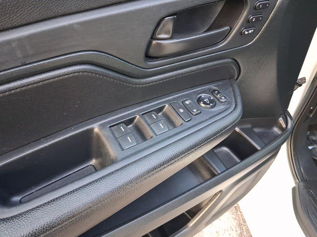 used 2023 Honda Odyssey car, priced at $30,922