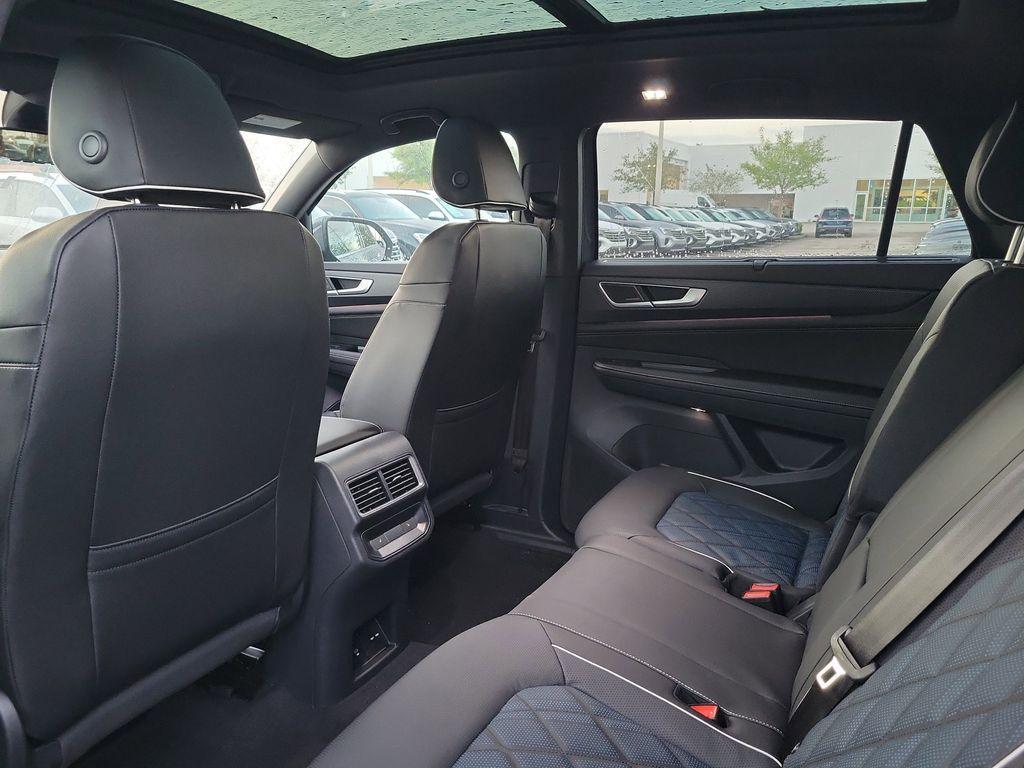 new 2026 Volkswagen Atlas Cross Sport car, priced at $51,261