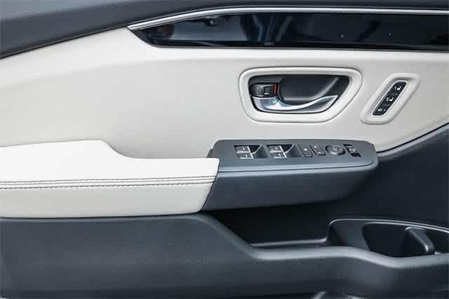 new 2026 Honda Pilot car, priced at $49,295