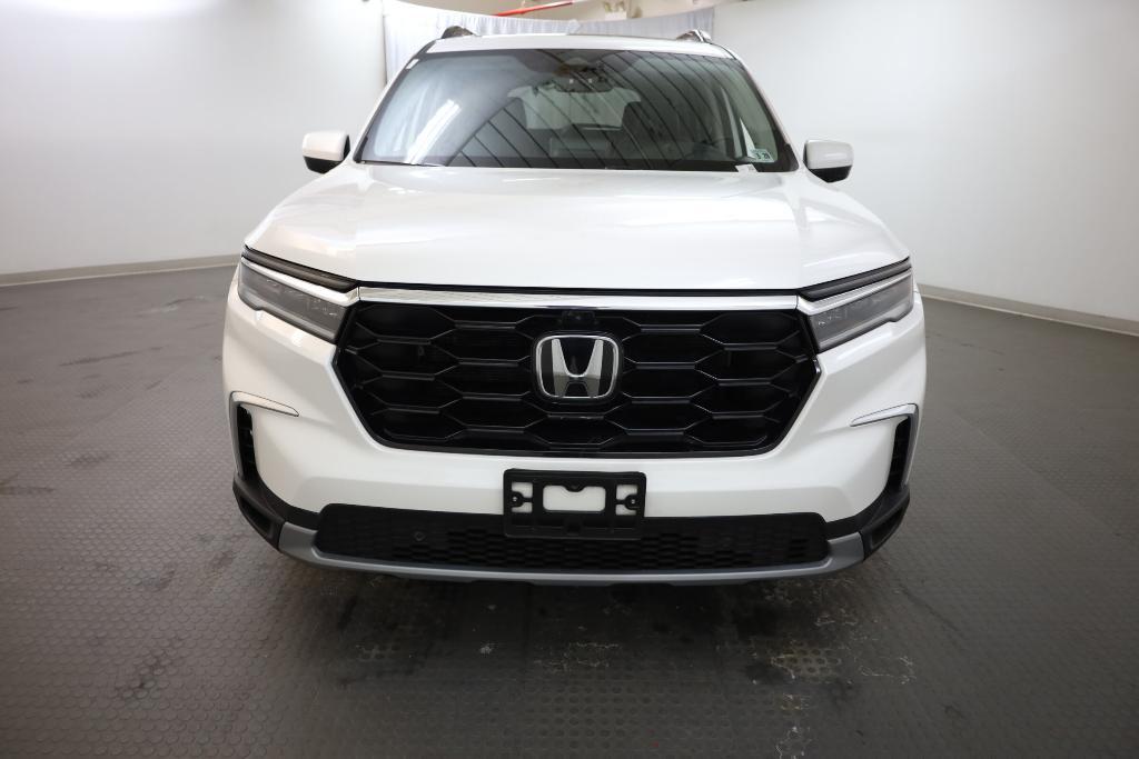 used 2023 Honda Pilot car, priced at $43,870