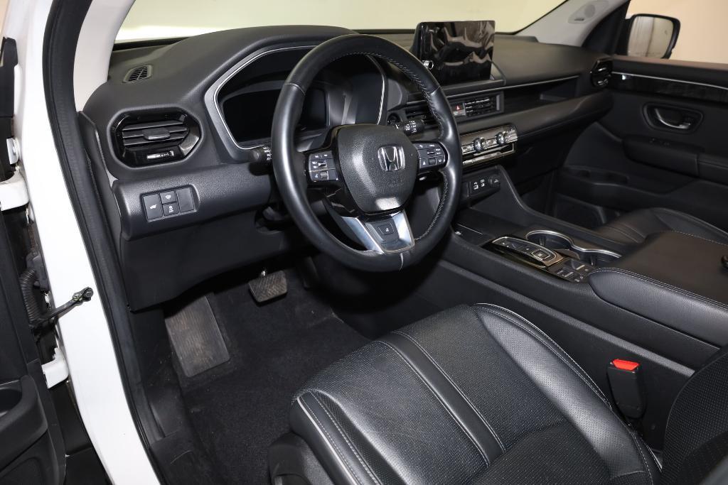 used 2023 Honda Pilot car, priced at $43,870