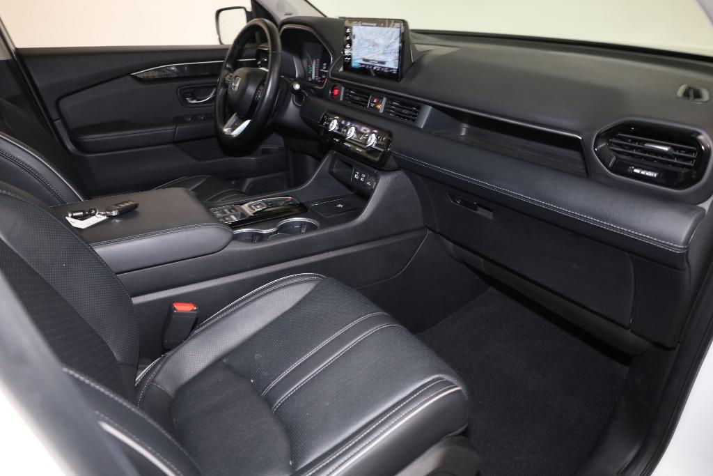 used 2023 Honda Pilot car, priced at $43,870