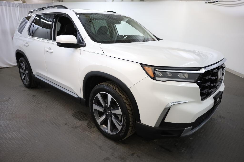 used 2023 Honda Pilot car, priced at $43,870