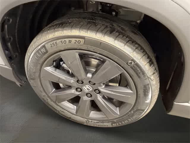 new 2025 Honda Pilot car, priced at $44,250