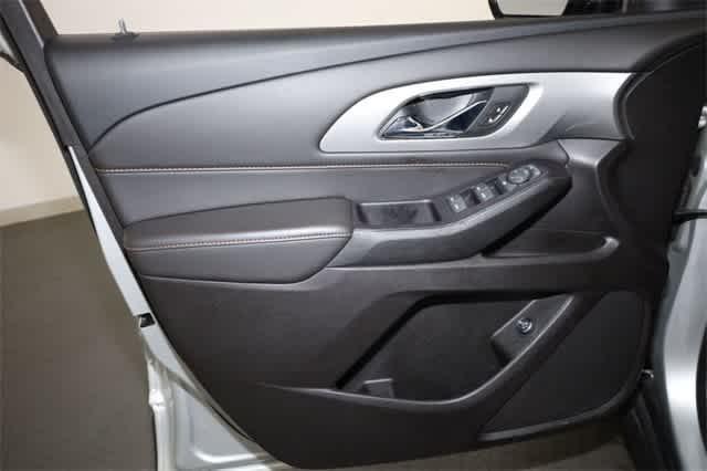 used 2020 Chevrolet Traverse car, priced at $14,555