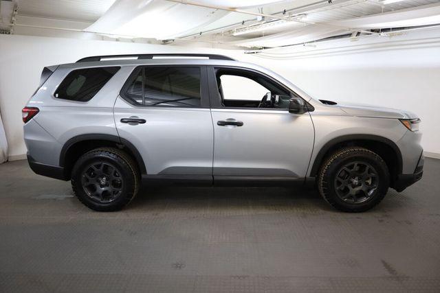 used 2024 Honda Pilot car, priced at $39,999