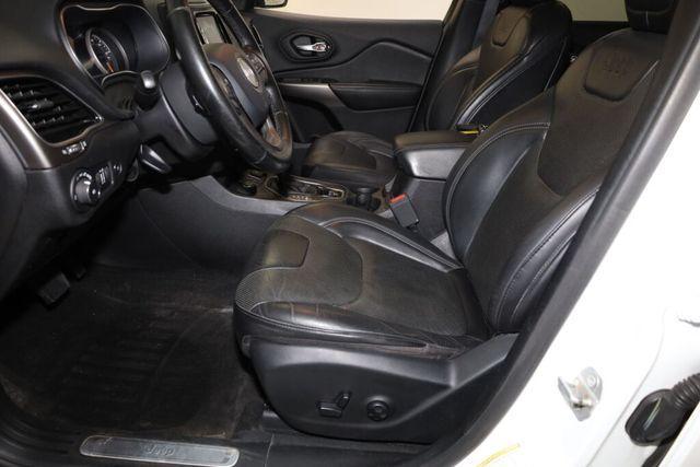 used 2020 Jeep Cherokee car, priced at $12,289