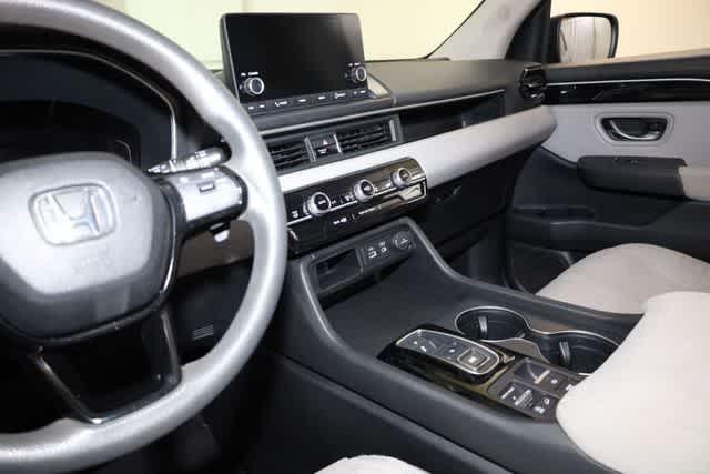 used 2023 Honda Pilot car, priced at $30,998