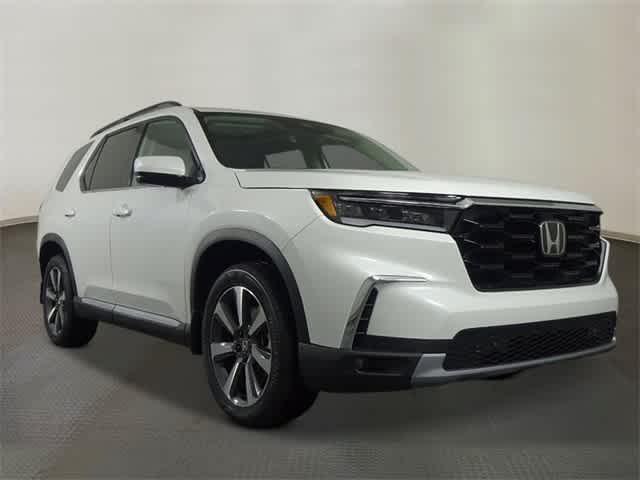 new 2025 Honda Pilot car, priced at $52,280
