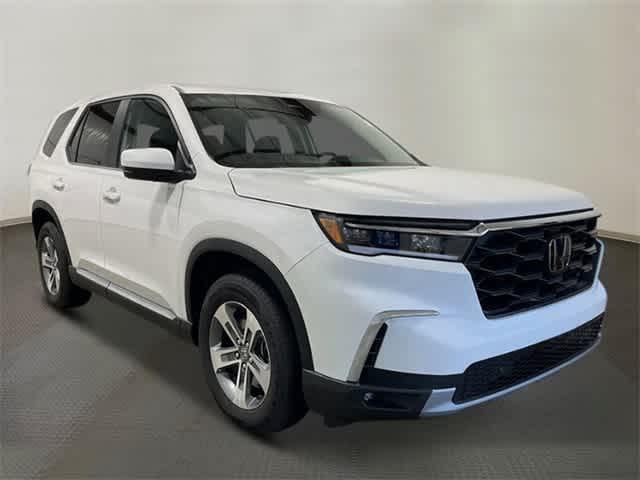 new 2025 Honda Pilot car, priced at $47,550