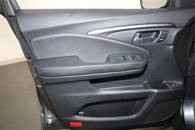 used 2022 Honda Pilot car, priced at $27,282